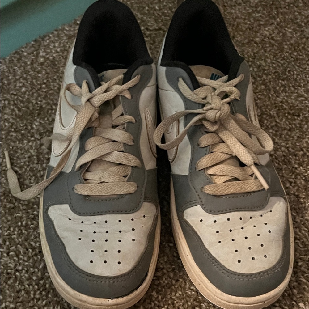 Nike Men's Gray and White Sneakers